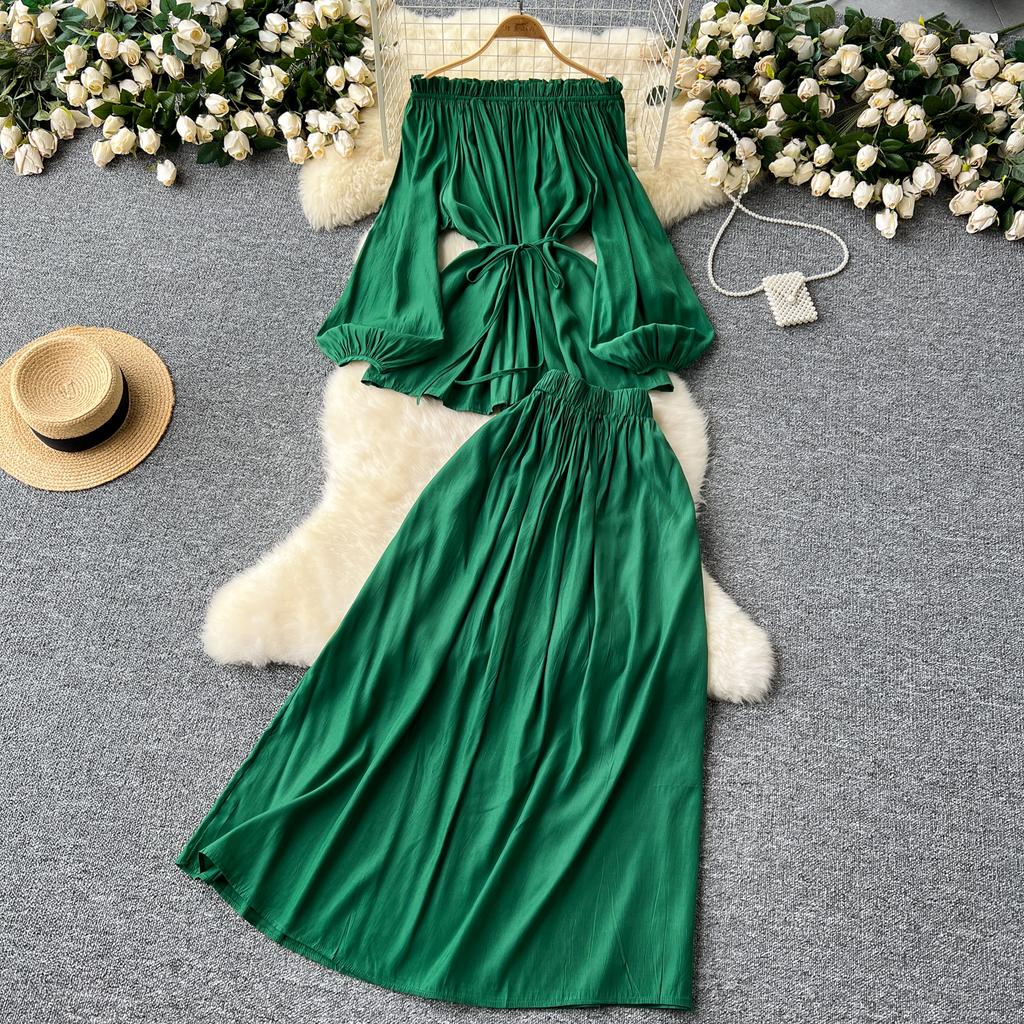 Нежный женский комплект из двух предметов: топ с открытыми плечами и вырезом-лодочкой, длинный рукав, приталенный топ + юбка с завышенной талией и широким подолом