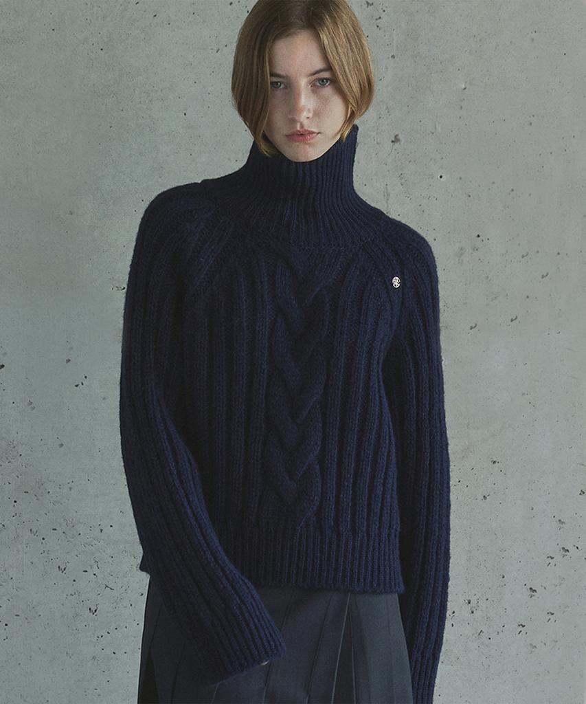 IHR Cable Turtleneck / Navy