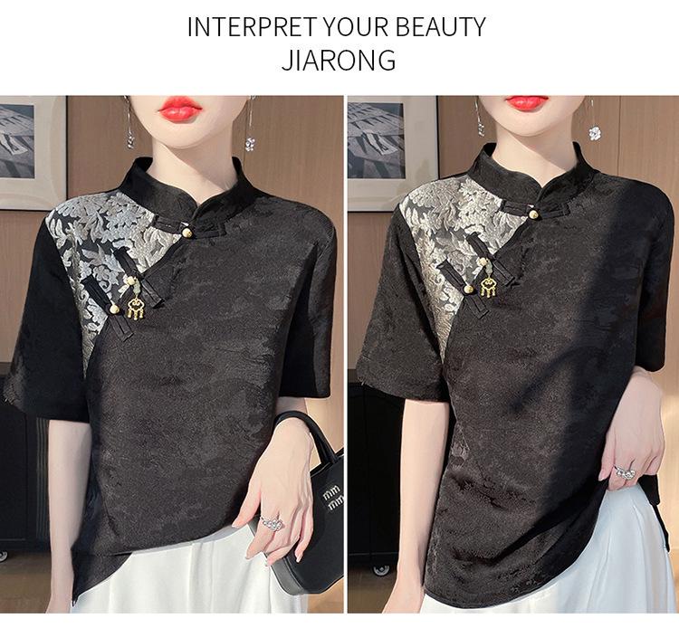 Женская атласная жаккардовая футболка с воротником-стойкой и застежкой-лягушкой, весна/лето 2025