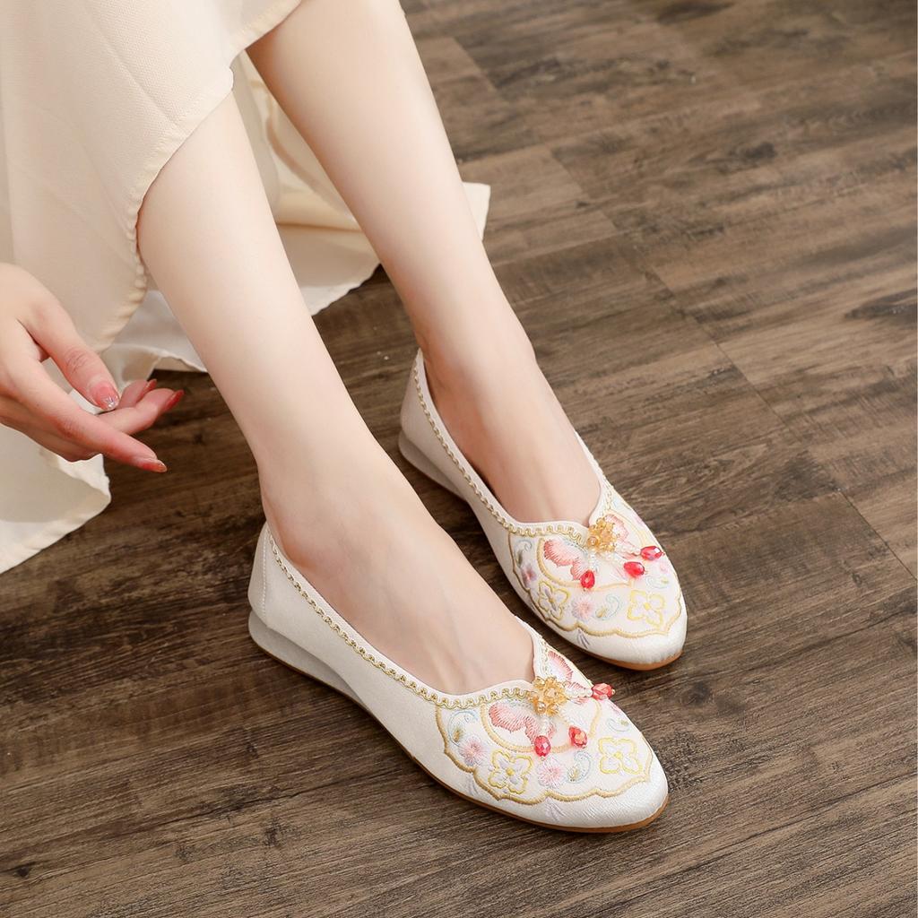 [Yurou] New Cheongsam Ancient Women's Shoes Hanfu Shoes Ethnic Style Low-heeled Women's Embroidered Cloth Shoes In the Summer of 2024