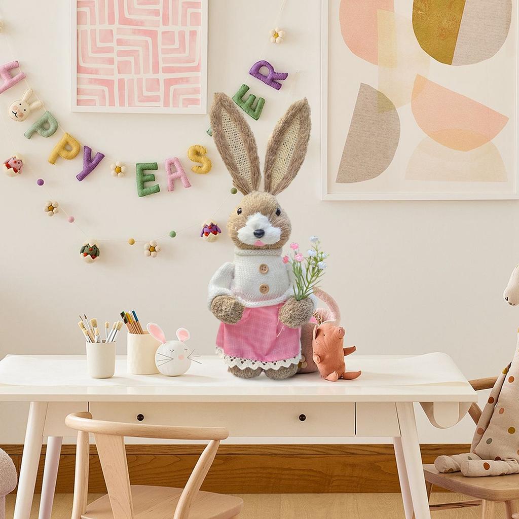 Пасхальные украшения в виде кролика. Украшение дома. Украшение торгового центра. Украшение сада.