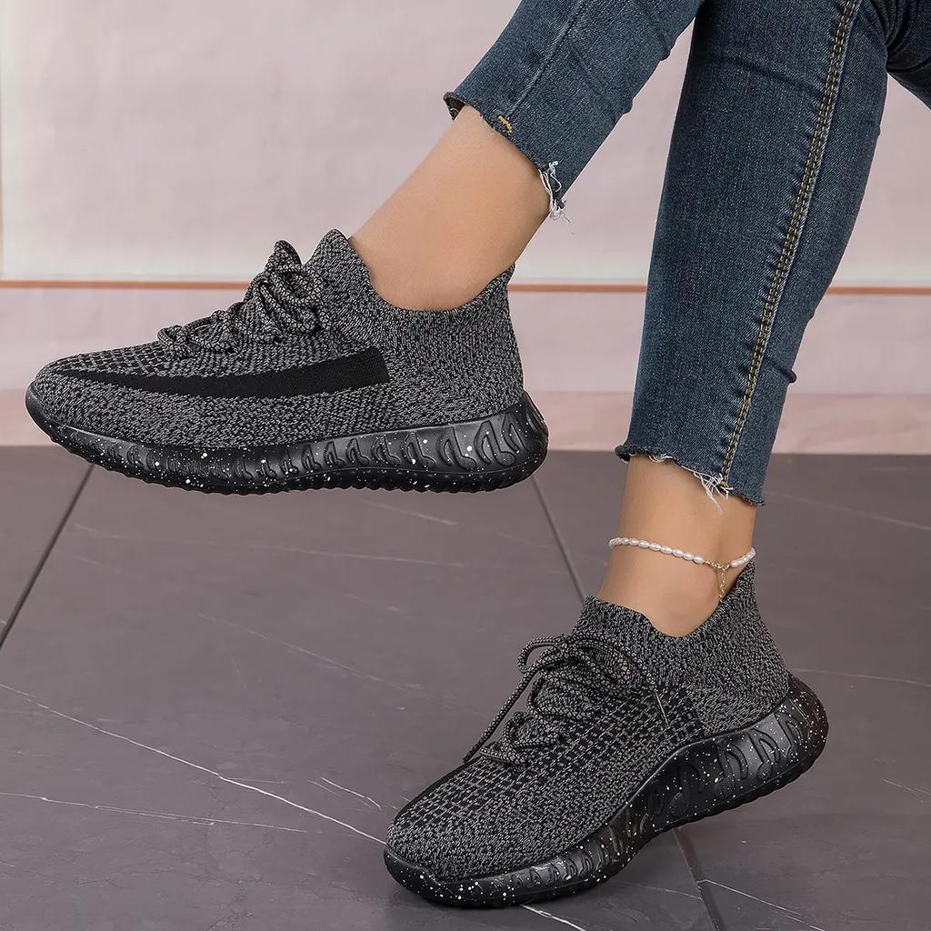 Fitness Casual Shoes Running Shoes Elastic Socks and Breathable New Fashion Lightweight Soft Sole Sports Flyknit Socks Men's and Women's Shoes