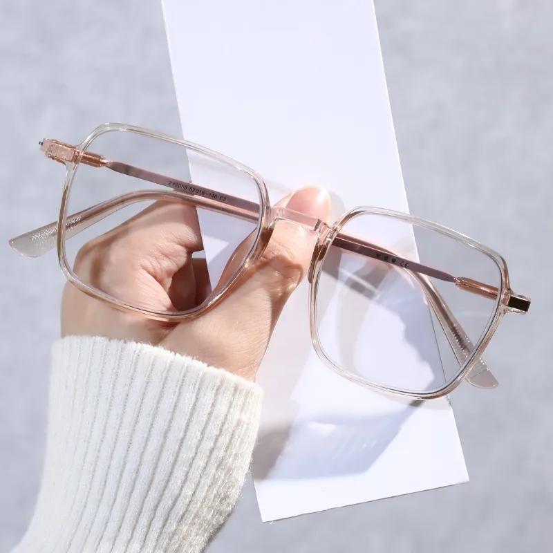 1 Piece of Women's Classic Retro Box Fashion Glasses - Equipped with Color Changing Transparent Lenses