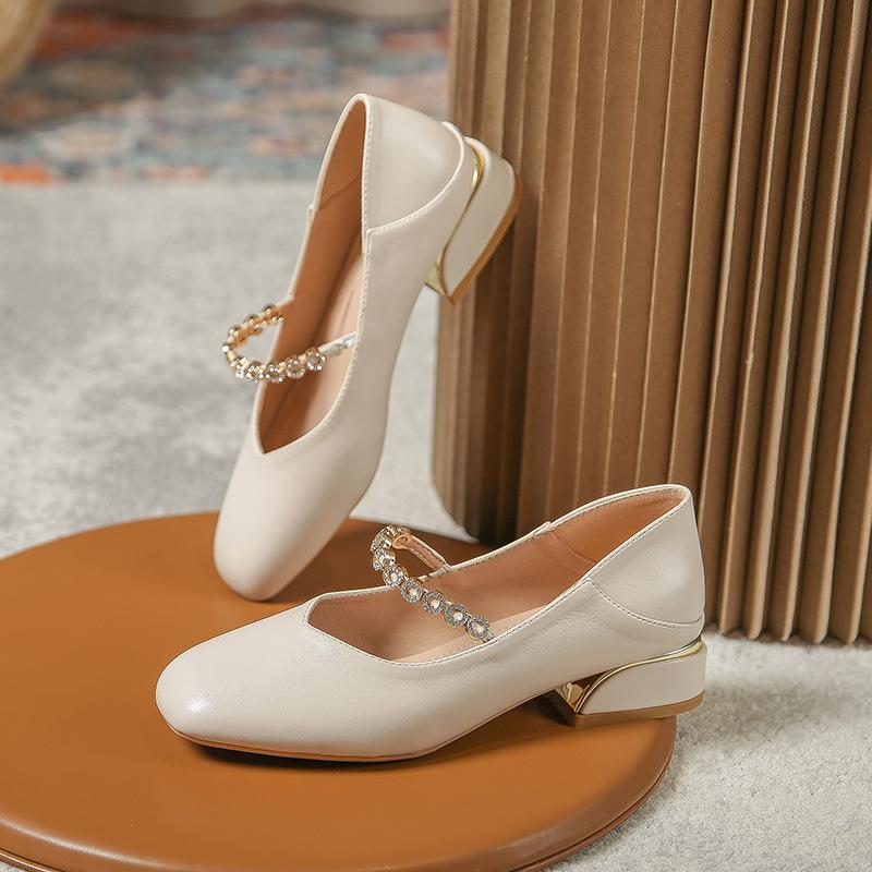 Маленькие японские кожаные туфли. Женские простые и ароматные туфли с квадратным носком. Женские туфли Мэри Джейн на толстом каблуке. Женские одиночные туфли с поясом.