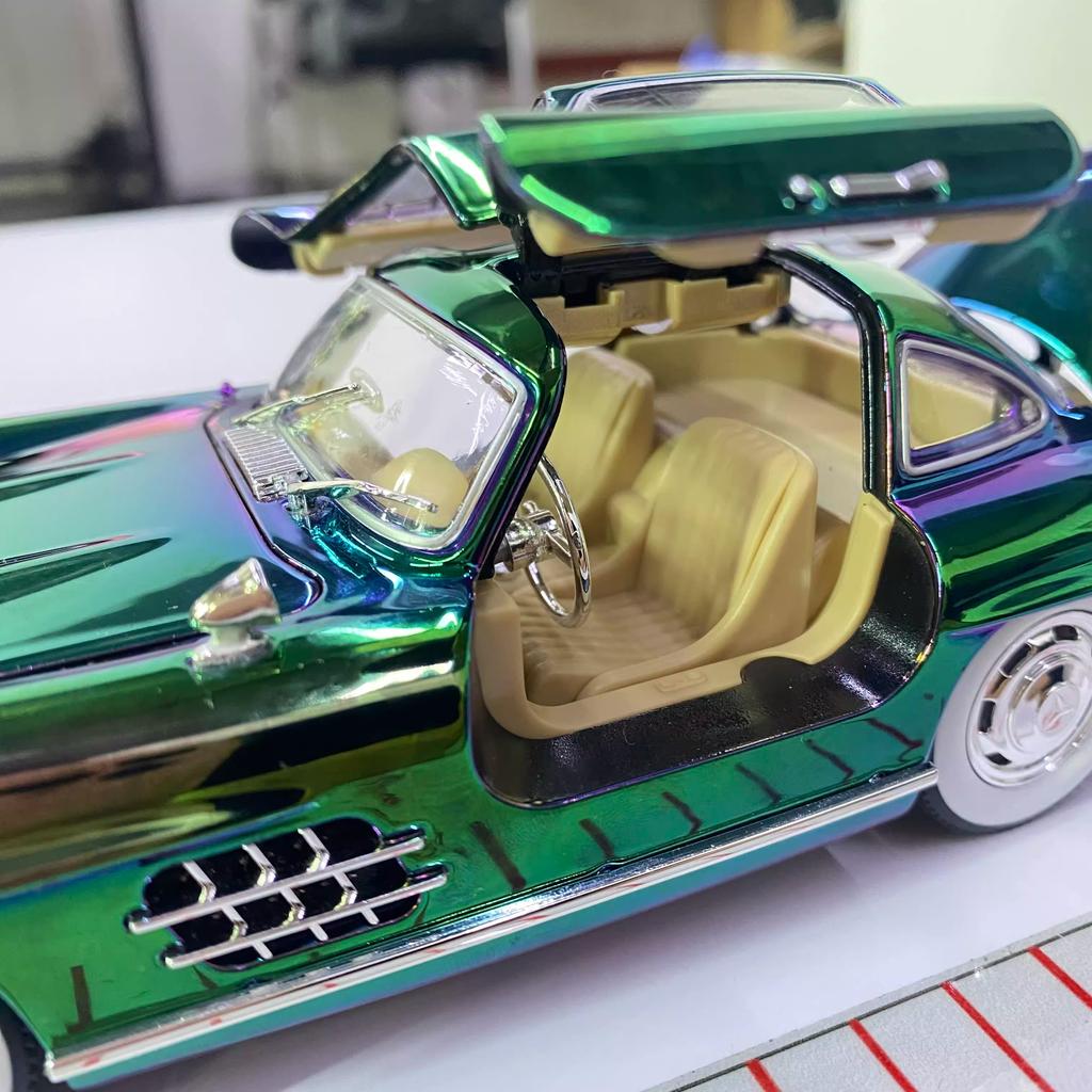 1/24 Scale Benz 300SL Electroplated Version Alloy Car Diecast Metal Model Collect Hobby Model Ornaments Gift For Boys