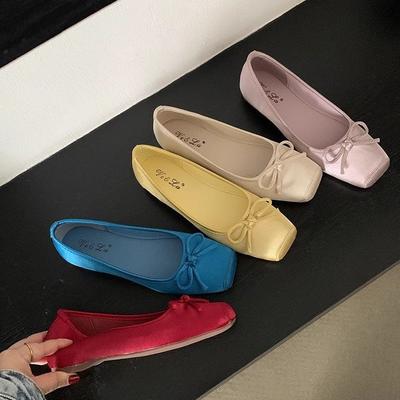 Туфли туфли бабушки на плоской подошве ветер квадратный носок мелкий вырез балетки 2025 милая красивая женщина один педаль одинарные туфли бант новый