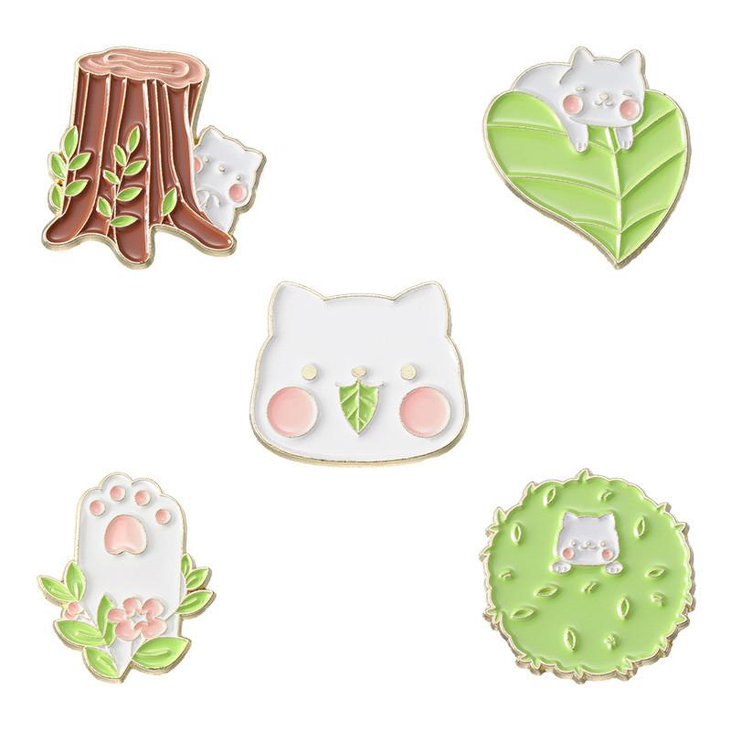 Unique Alloy Brooch With Playful Cartoon Tree And Leaf Design Perfect For Fashion Accessories