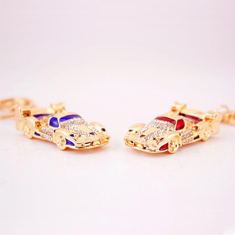 Очаровательный брелок со стразами в виде спортивного автомобиля: Милая металлическая модель подвески, идеальный подарок для рукоделия