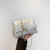 Высококачественная сумка для женщин, новая модная фактурная вышитая сумка через плечо для лета, универсальная сумка через плечо с цепочкой