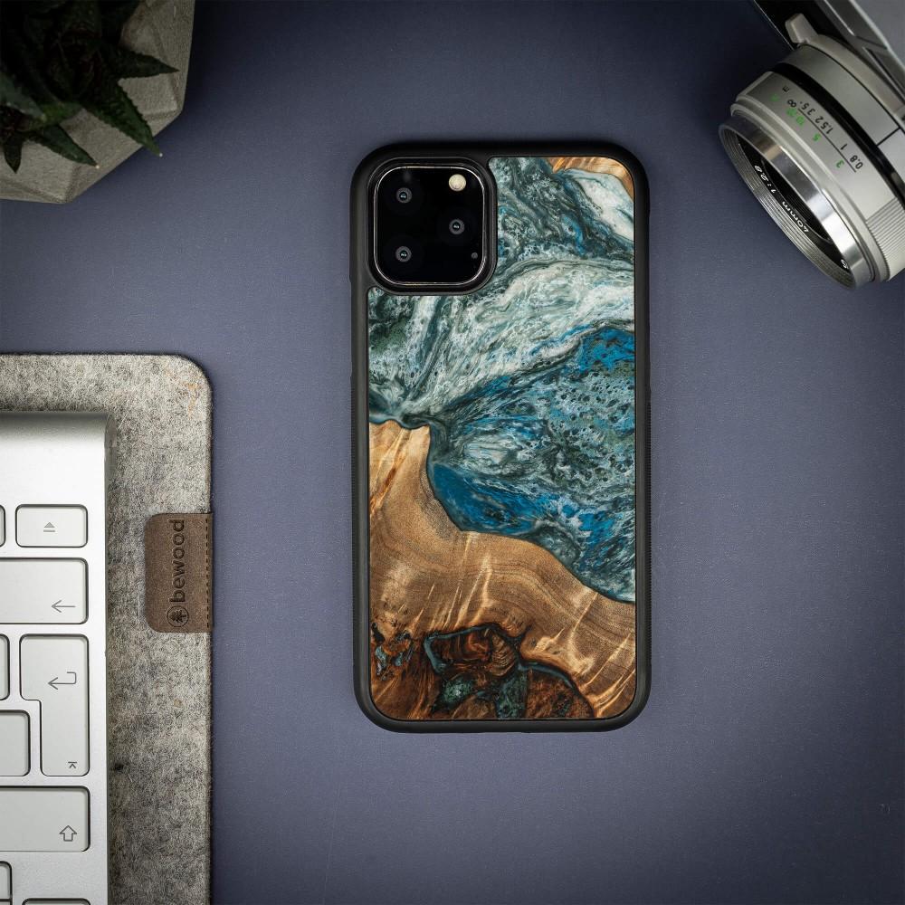Bewood Unique Case for iPhone 11 Pro - Planets - Earth