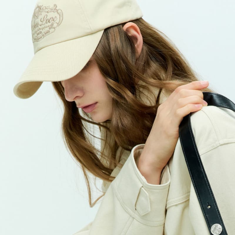 HACIE LOVE SYMBOL BALL CAP [BEIGE]