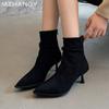 Острый носок женские ботильоны замшевые сексуальные туфли на среднем каблуке элегантные туфли женские 2024 тренд новые зимние сапоги туфли-лодочки зимняя мода женские ботинки