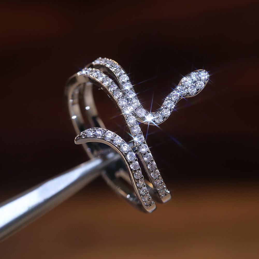 Нежное женское кольцо в виде змеи из шпагата серебряного цвета с микромощеным камнем, забавные аксессуары для танцевальной вечеринки, повседневные аксессуары, новая мода