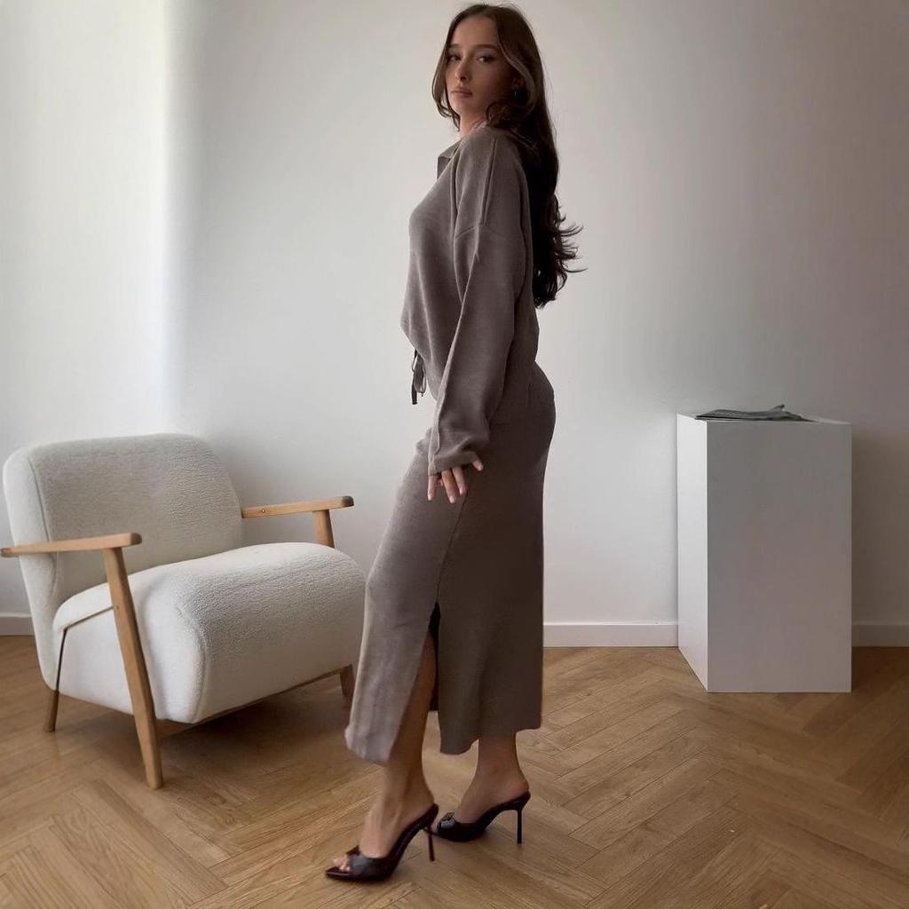 Осень 2025 Европейский и американский стиль Женский вязаный топ с воротником-рубашкой и юбка миди