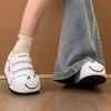 Туфли на липучках женские 2025 новые маленькие кеды модные универсальные студенческие повседневные спортивные белые туфли