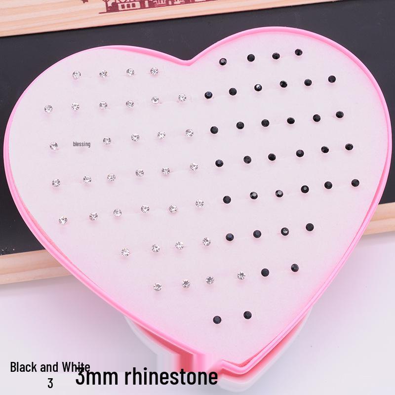 Набор акриловых серег-гвоздиков в форме сердца в пластиковой коробке