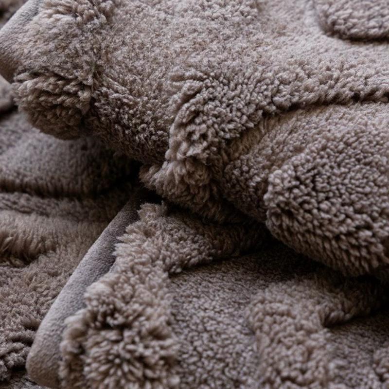Cream Style Plush Settees Mat Thick and Warm Anti Slip Cushion for Autumn and Winter Soft and Skin Friendly Warm Sofa Blanket Machine Washable