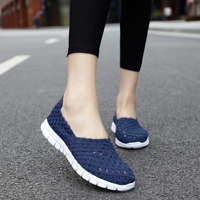 Летняя новая плетеная женская обувь большого размера, полая и дышащая, эластичная обувь-лоферы на одну педаль, корейская версия, модные дышащие одинарные туфли