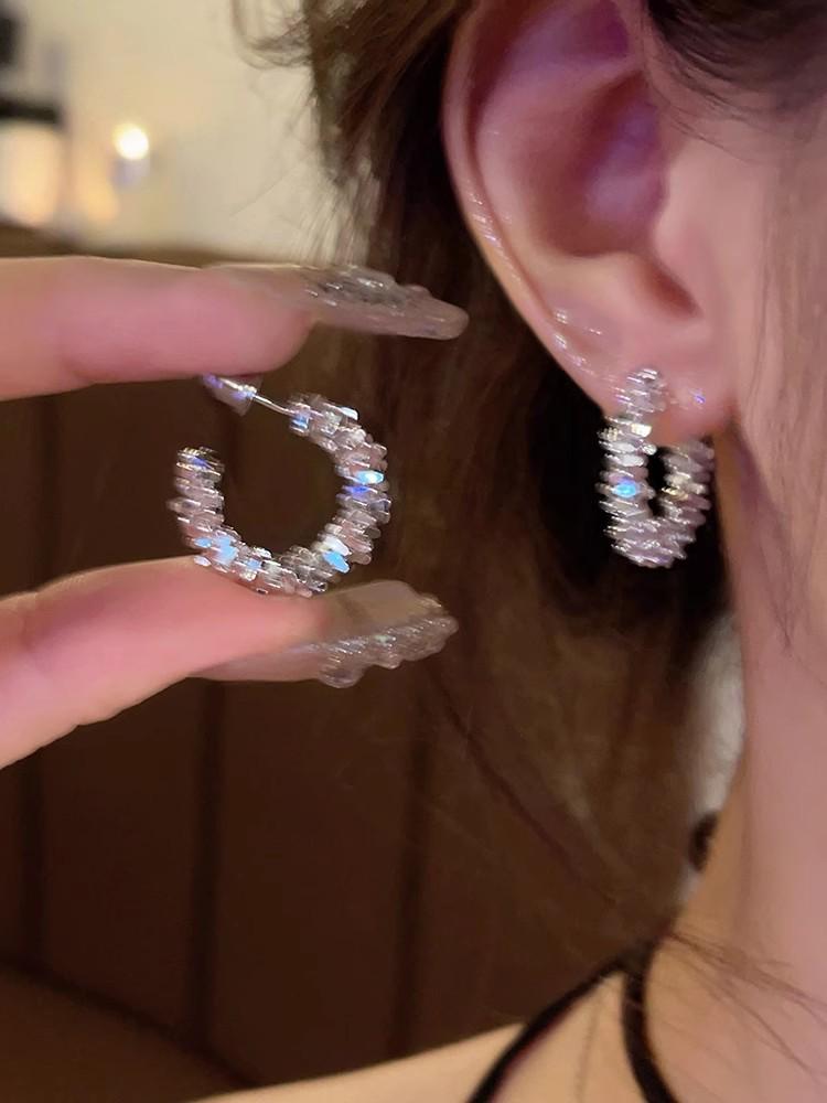 Элегантные серьги-кисточки с цирконами, жемчугом и цветочными пуссетами - Универсальные и стильные украшения для ушей для женщин