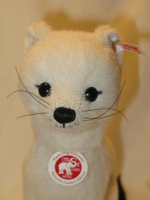 Steiff World Limited Чисто-белый Издание 2013 года "Генрих Горностай"
