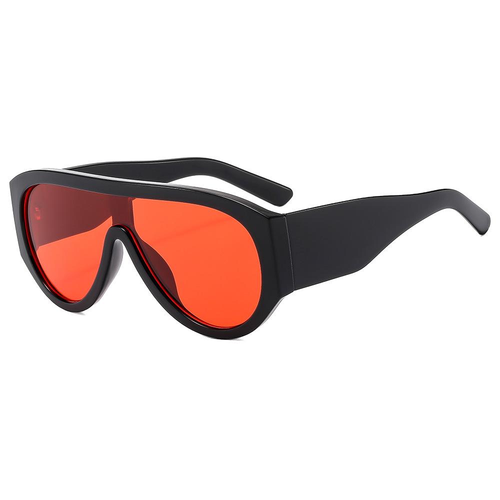 Women's oversized aviator sunglasses with a toad-eye frame