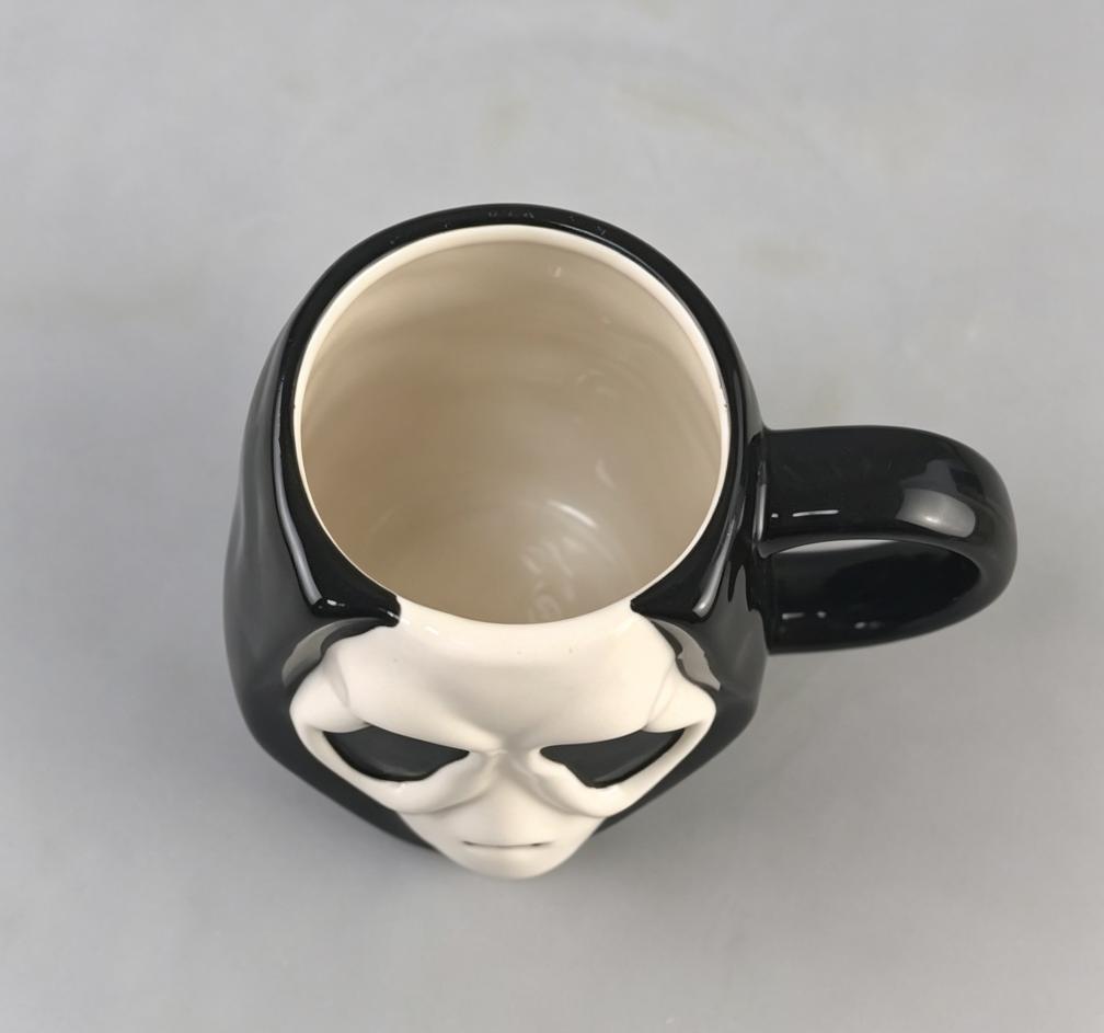Gothic Halloween Skull Ceramic Coffee Mug - Skeleton Head Water Cup with Handles for Halloween Themed Novelty Items