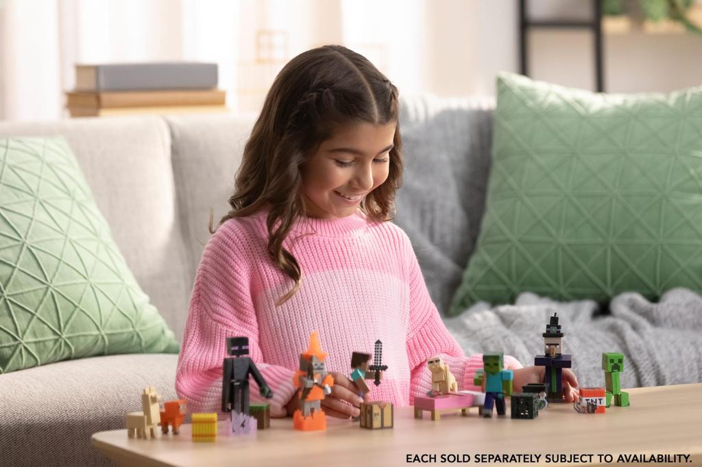 Mattel Аксессуар для фигурки Minecraft, Коллекционный пиксельный дизайн масштаба Мэй и Сет, Игрушка 3,25 дюйма, (Персонажи Различаются)