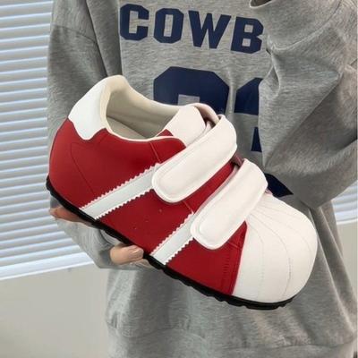 Осенние туфли-хлеб на липучке, женские новые универсальные повседневные спортивные туфли на небольшой платформе с увеличением внутренней высоты