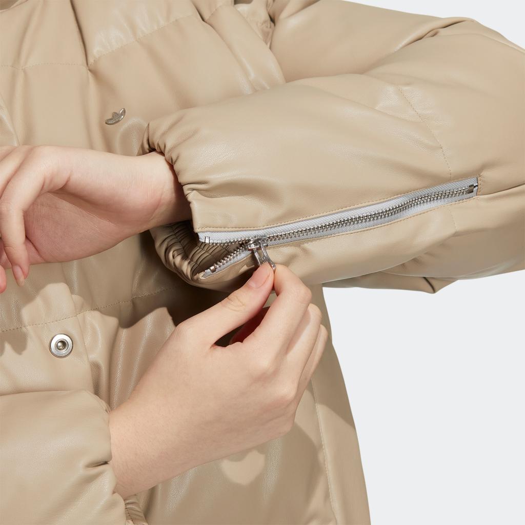 Adidas Оригинальный пуховик с трилистником, вышитым логотипом бренда и однобортным дизайном с капюшоном, женская верхняя одежда, коричневый HS9527