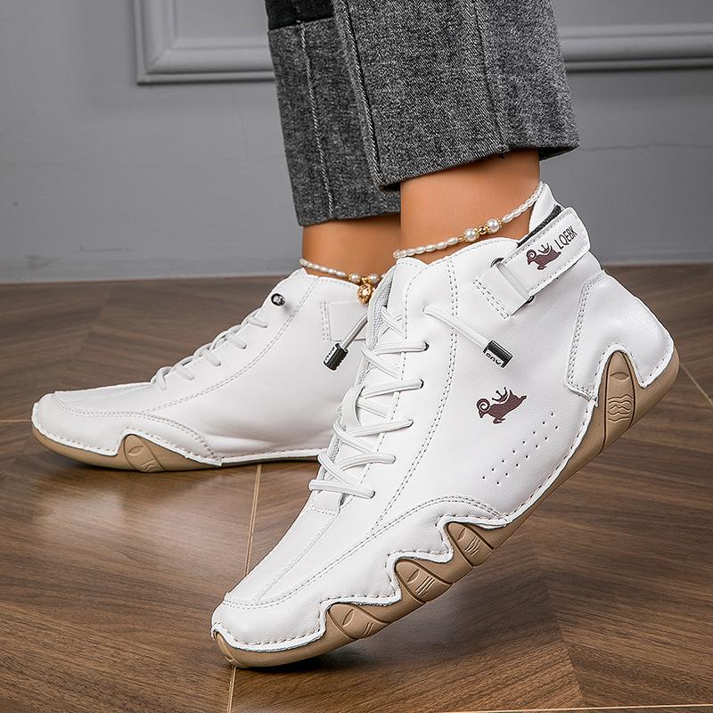 Роскошные брендовые кроссовки Весна Новые модные мужские кожаные туфли Модные лоферы Плоская подошва Повседневная походная обувь Zapatos Casuales