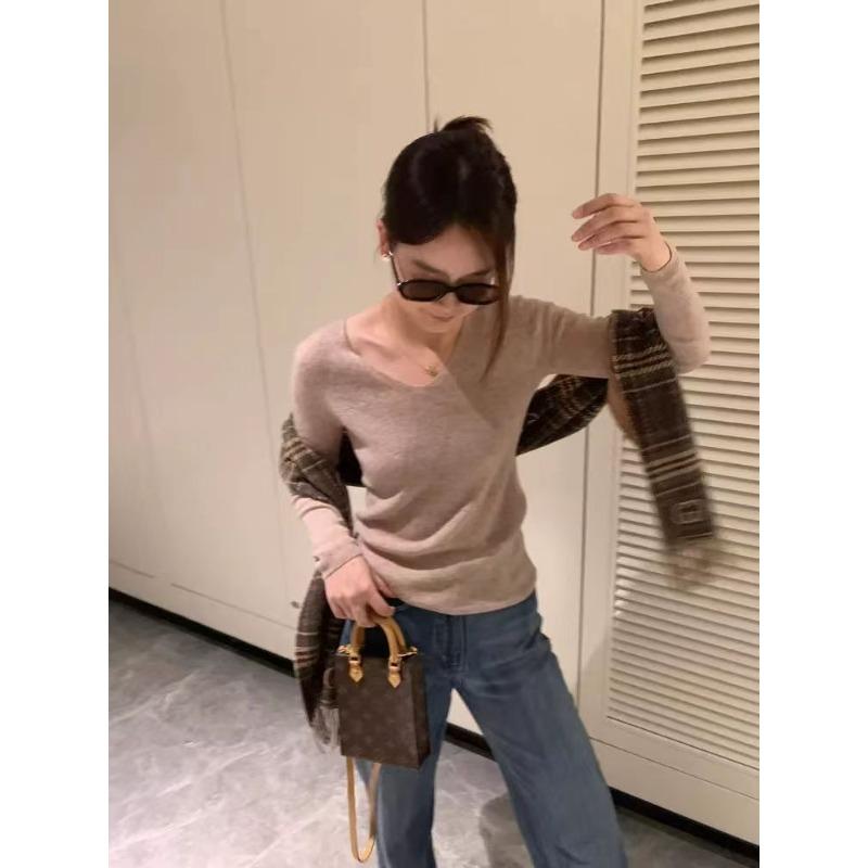 White Sweater Women's Bottoming Shirt Spring, Autumn and Winter New V-neck Versatile Slim-fitting and Thin Inner Long-sleeved Knitted Sweater Top