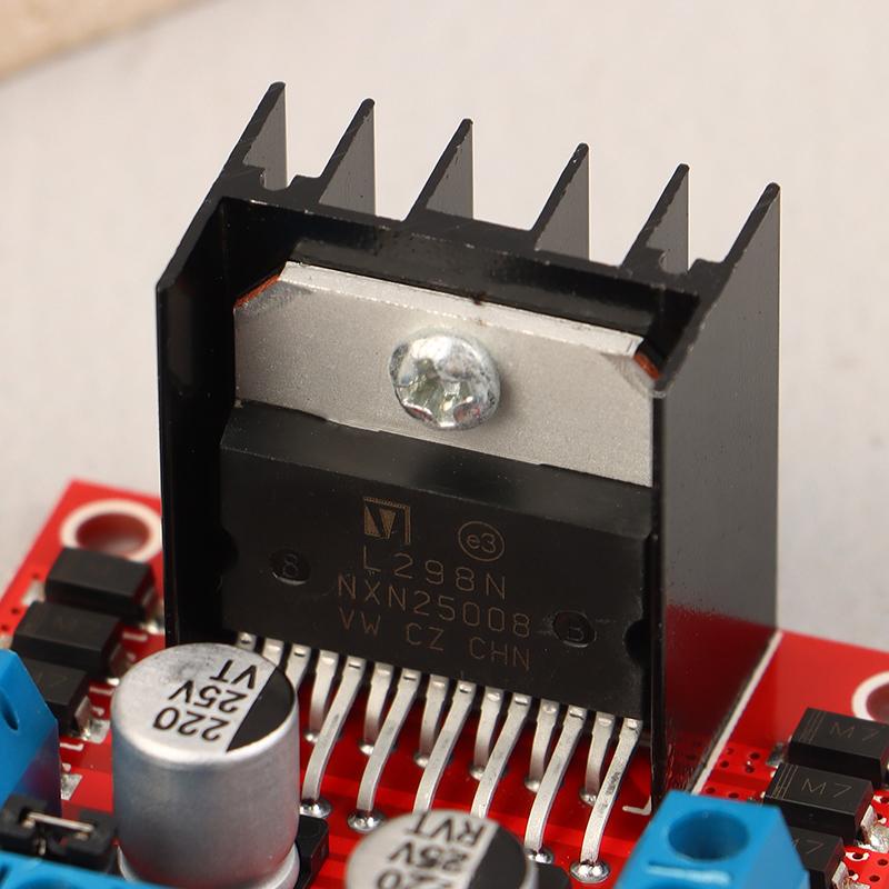 Модуль драйвера двигателя постоянного тока L298N L298N Шаговый двигатель Робот-смарт-кар Разводная плата Пельтье Высокая мощность Драйвер двигателя постоянного тока L298 для Arduino