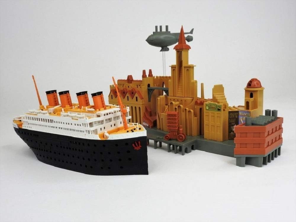 Suyata Титаник с диорамой портового транспортного средства Пластиковая модель & SYTSL-002