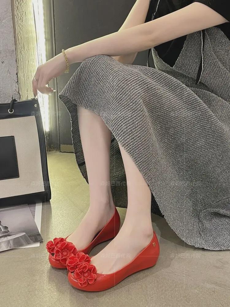 Melissa Camellia Women's Jelly Flat Slip-On Sandals - Elegant Fish Mouth Design