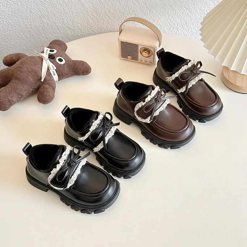 2024 Детские кожаные туфли для девочек Зима Новая мода Корейский стиль Принцесса Элегантный бантик Мягкая подошва Универсальные плюшевые лоферы