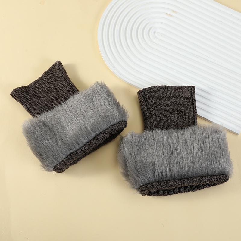 Женские пушистые вязаные гетры – однотонные, короткие, с отворотами, для осени и зимы.