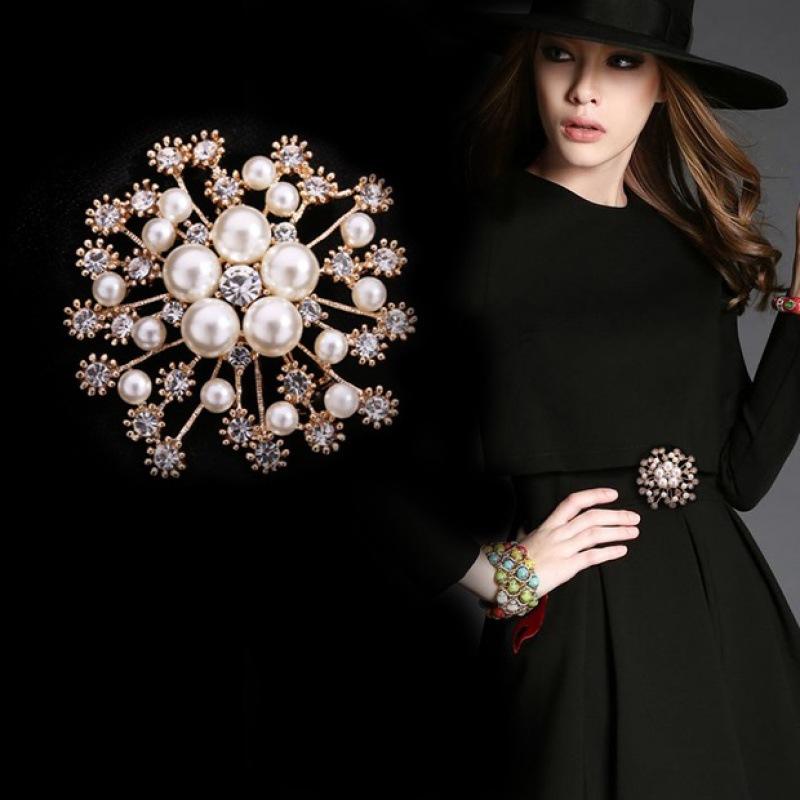 Trendy Classic Elegant Flower Brooch Pin for Women Fashion Rhinestone Clothes Suit Pin Accessories Wedding Jewelry Gifts
