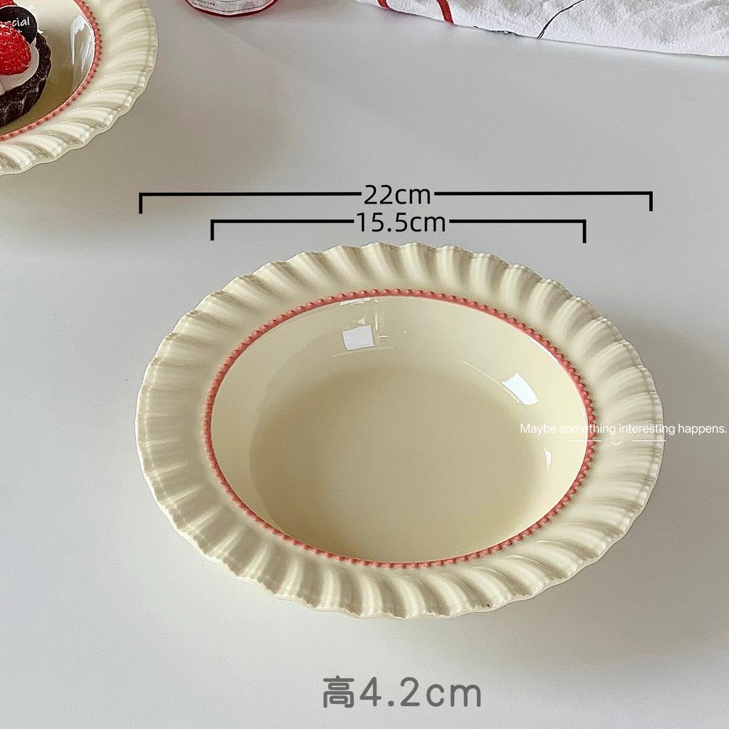 Тарелка с кружевом из кремового ветра Керамическая тарелка с особым красивым узором Дорогостоящая обеденная тарелка Фруктовый салат Десерт