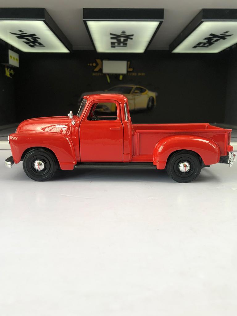 AABHC1 Maisto 1:25 simulated zinc alloy 1950 Chevrolet 3100 Pick-up model car, static ornament, metal collectible gift car