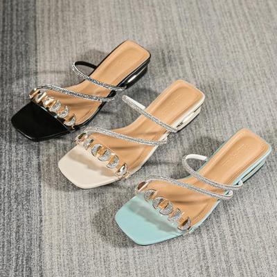Мода 2025 Лето Новые Женские Шлепанцы Уличные Сандалии Повседневная Обувь на Плоской Подошве Стильный Металлический Дизайн Корейский Стиль Офисная Одежда Большой Размер 43