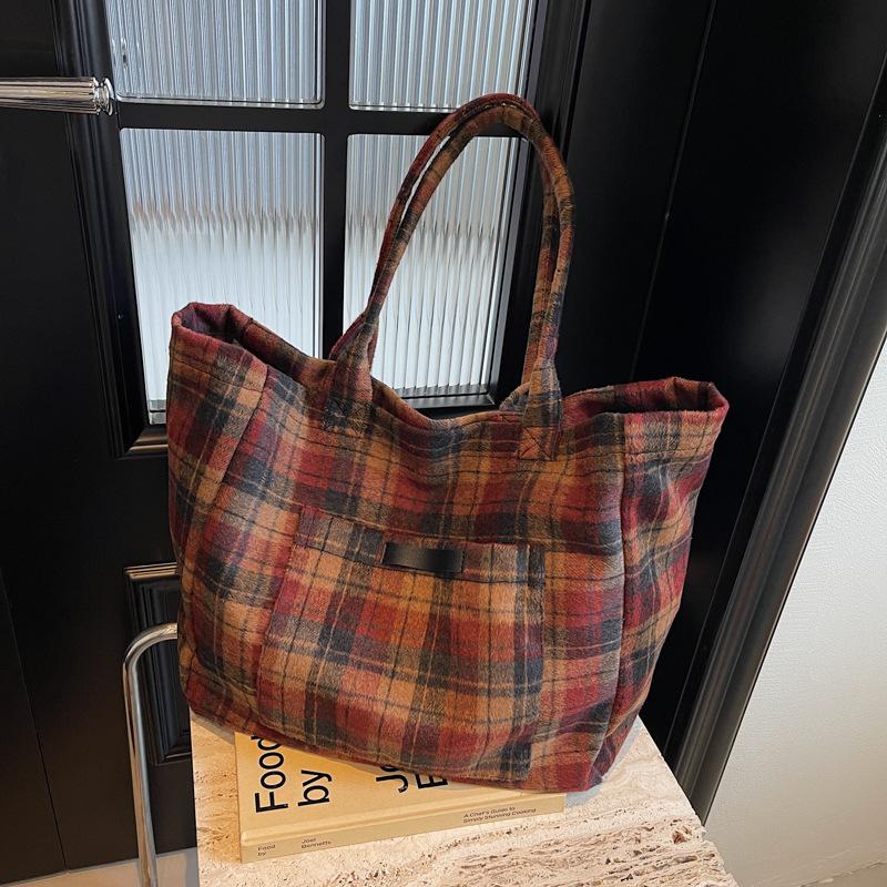 Шерстяная клетчатая большая сумка женская осень-зима 2025 новая сумка-тоут в стиле колледжа повседневная большая вместительная сумка через плечо