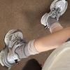 Niche Silver Dad Shoes Женская весенняя новинка Ins Модные легкие кроссовки на платформе для отдыха и спорта