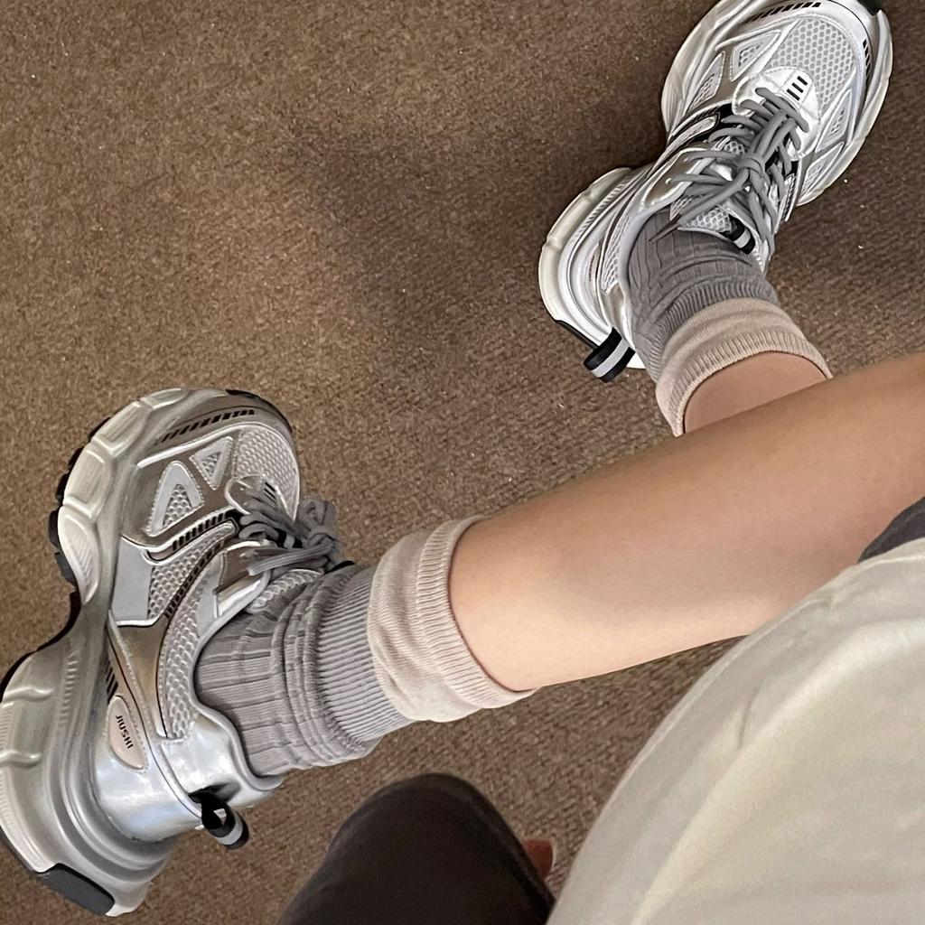 Niche Silver Dad Shoes Женская весенняя новинка Ins Модные легкие кроссовки на платформе для отдыха и спорта