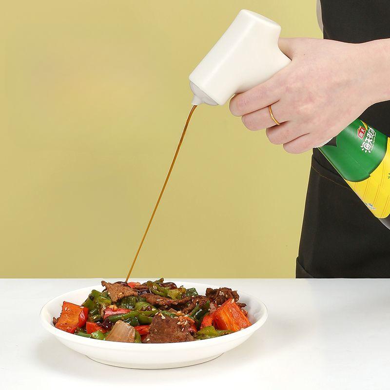 Экструдер для устричного соуса. Расход масла. Инструменты для прессования. Бытовая бутылка для масла. Бутылка для приправ. Головка насоса. Специальная пищевая продукция.