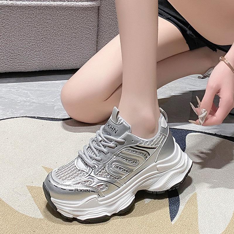 Детские кроссовки на толстой подошве, популярные новинки 2025 года, весенне-осенние дышащие сетчатые кроссовки, увеличивающие рост, повседневная спортивная обувь