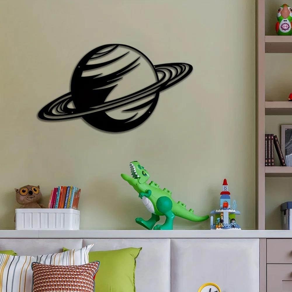 Металлический настенный декор «Силуэт черной планеты» – Стильный подвесной арт-знак, Элегантное украшение для комнаты и бара, Идеально для гостиной