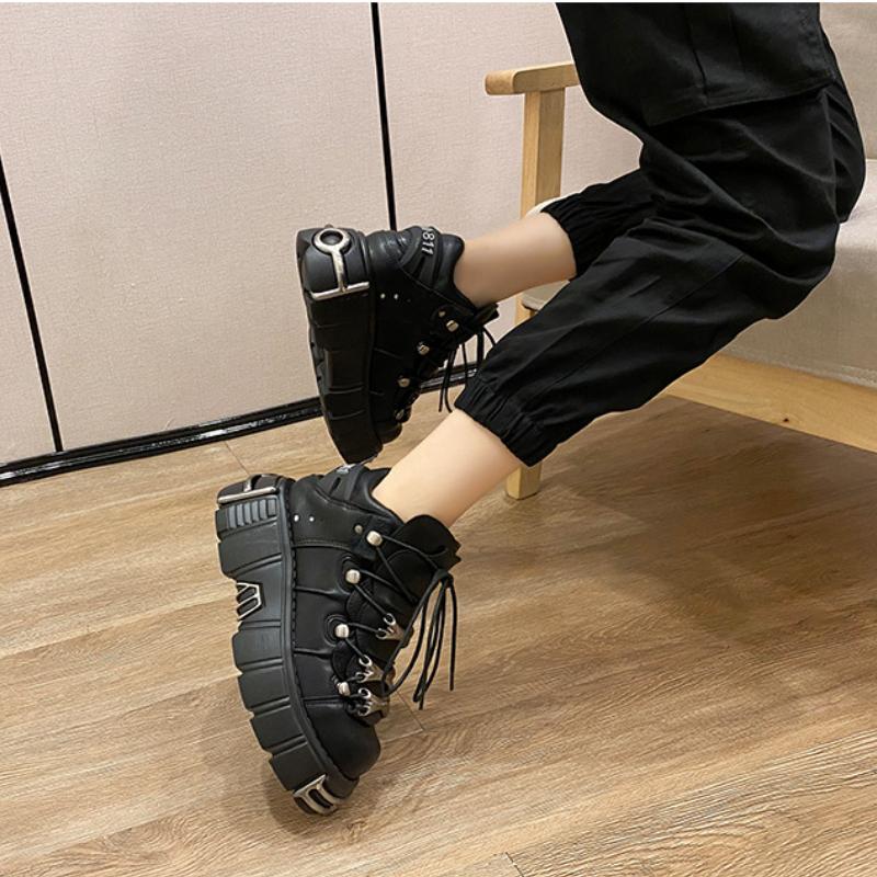 Женские ботильоны в стиле панк, модные повседневные новые рок-женские массивные туфли, мотоциклетные ботинки с металлическими украшениями, женская обувь на платформе