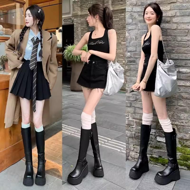 Модные женские сапоги на платформе, черные кожаные туфли на танкетке, панк-сапоги, новинка 2024 года, высокие сапоги на массивном каблуке, удобные ботильоны до колена