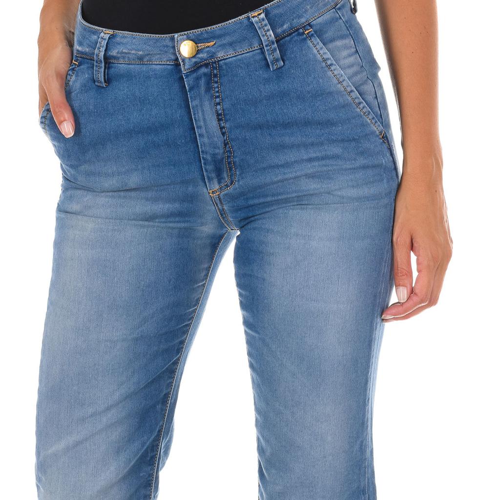 Женские длинные брюки из денима с потертостями и расклешенным низом 70DBF0273