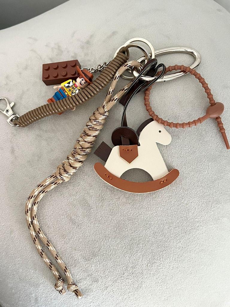 Оригинальный нишевый дизайн брелок для ключей в стиле таксы, подвеска для сумки